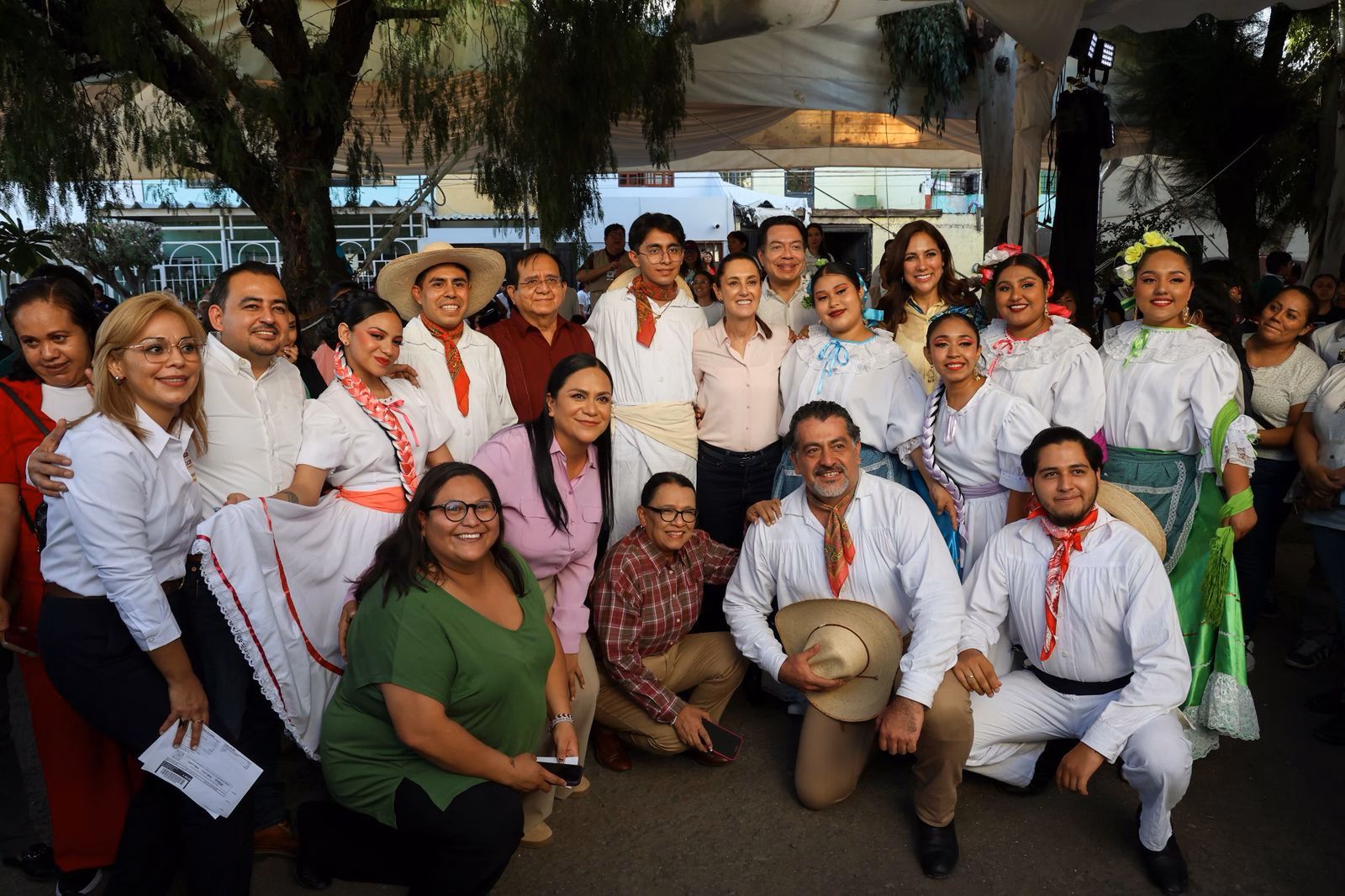Articulo - Sheinbaum inaugura centro de becas en Celaya