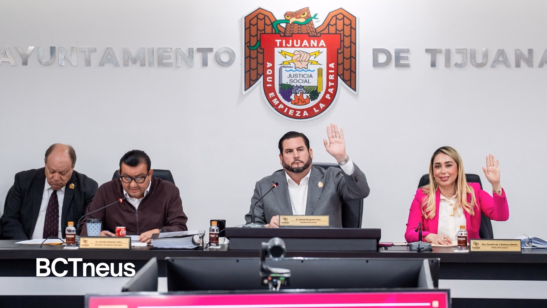 Articulo - Burgueño anuncia eliminación del pago de arrastre y almacenaje para víctimas de robo de vehículos