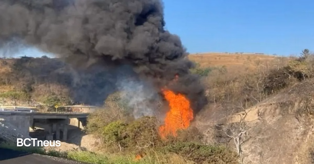 Articulo - Explota ducto de Pemex en Oaxaca; tres muertos y seis lesionados