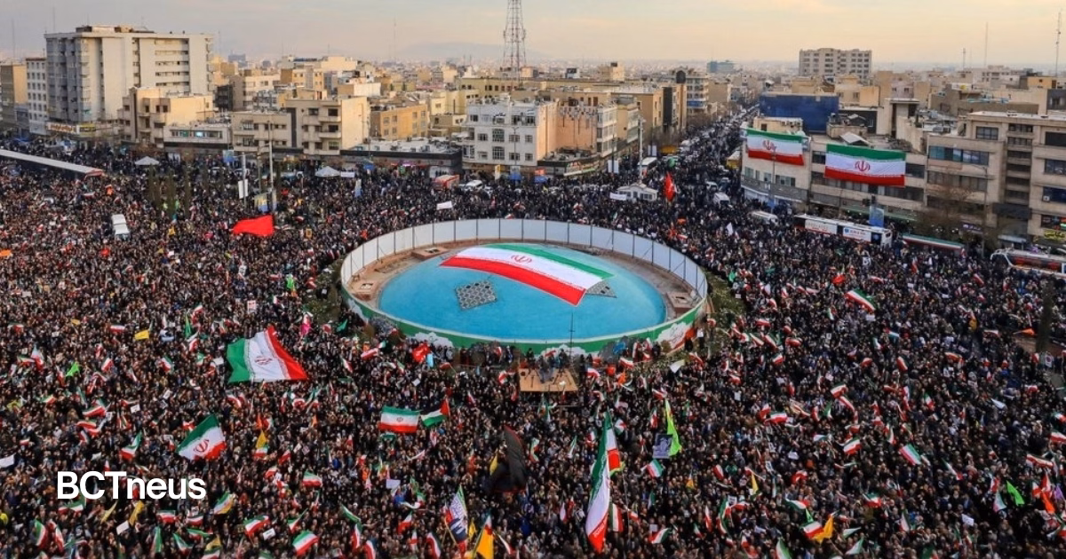 Articulo - Miles de iraníes lamentan en las calles la muerte del ayatolá Jamenei