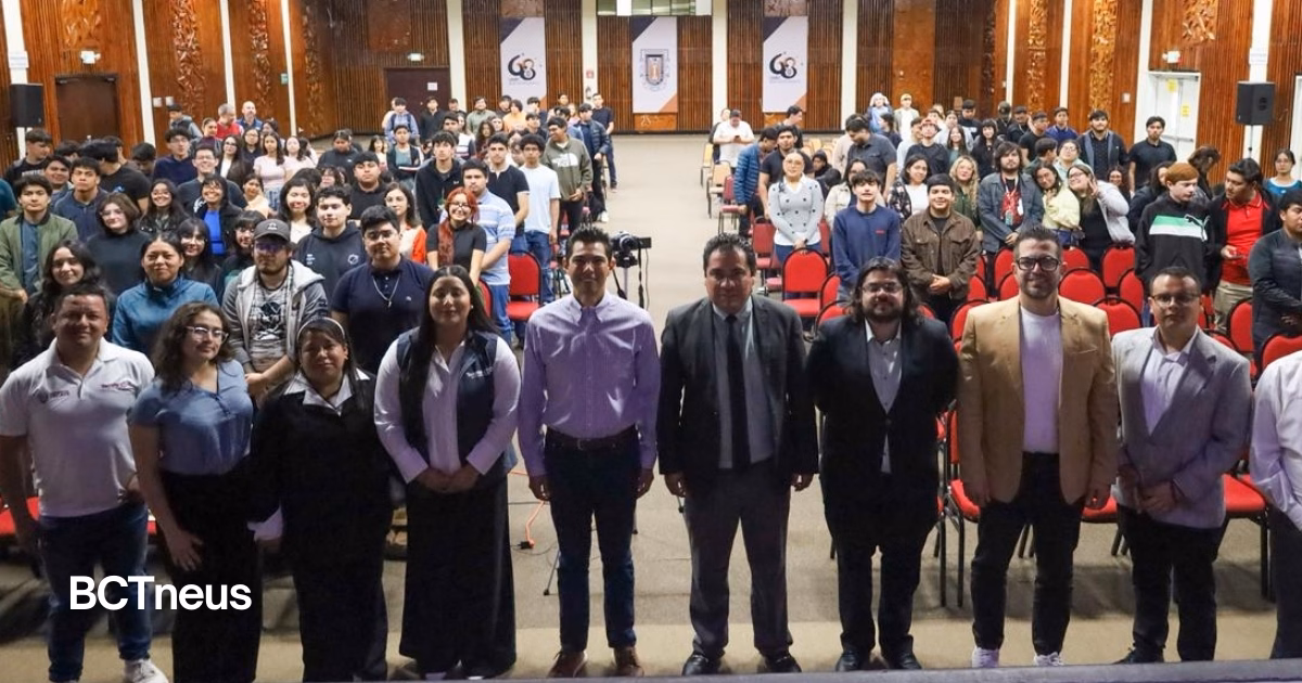 Articulo - Diálogo universitario de Román Cota: destaca valor de atender a grupos prioritarios desde la función pública