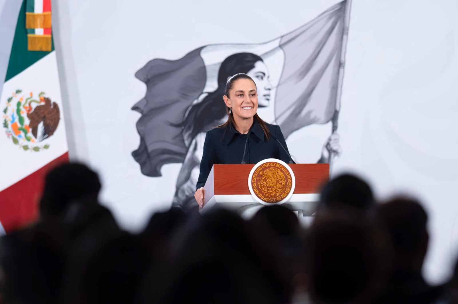 Articulo - "Van muy bien": Sheinbaum presume avance del AIFA y Mexicana de Aviación