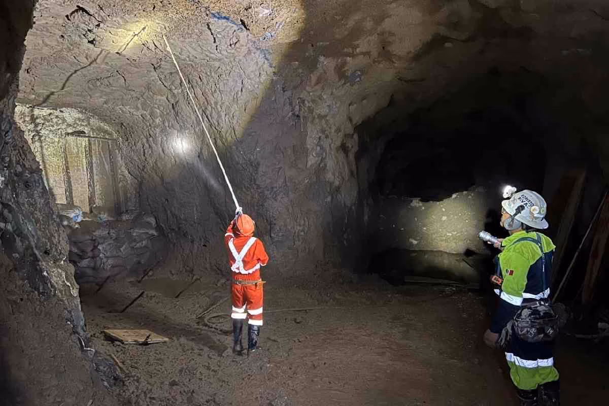 Articulo - Contra el tiempo: continúan labores para rescatar a tres mineros atrapados en Sinaloa