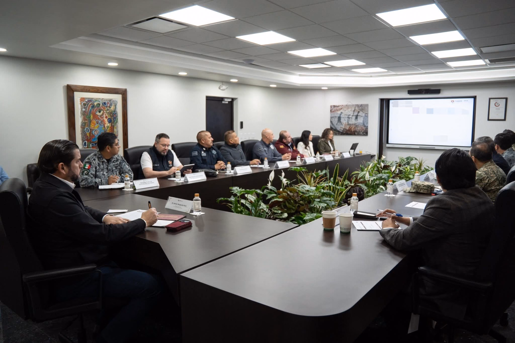 Articulo - "No bajaremos la guardia": Burgueño participa en Mesa de Seguridad de Tijuana