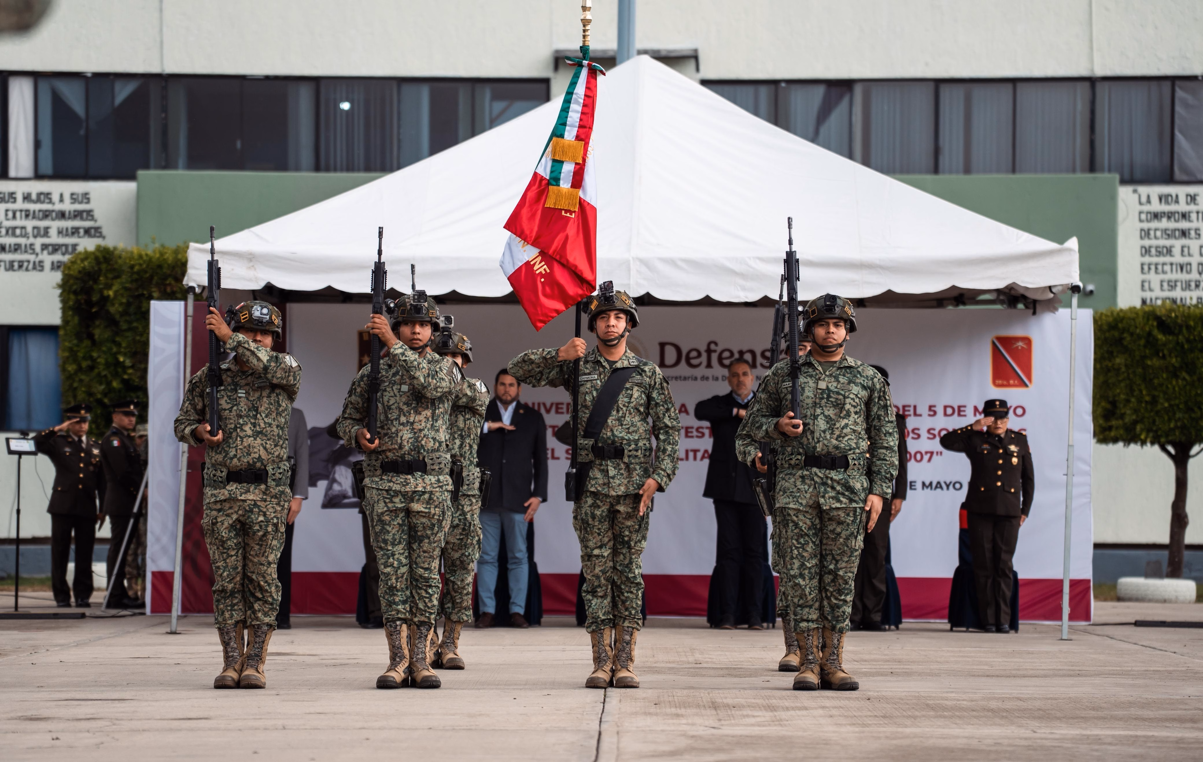 Articulo - Burgueño asiste a ceremonia por el 164 aniversario de la Batalla de Puebla