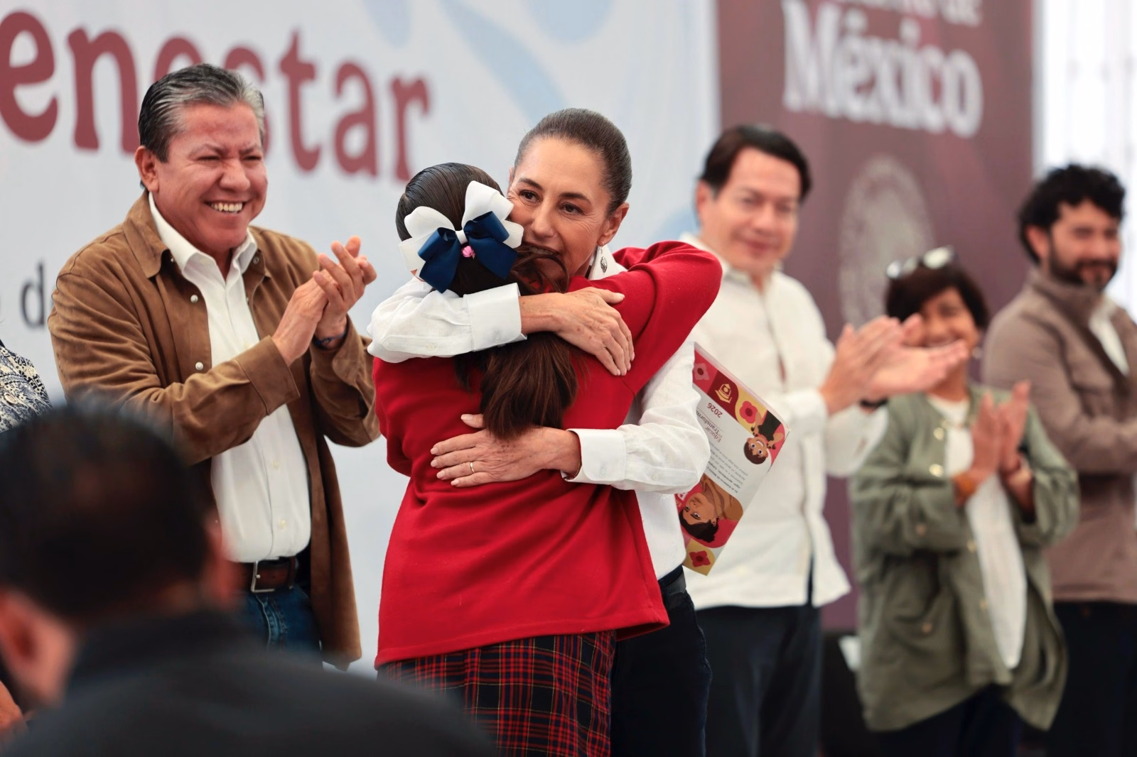 Articulo - Sheinbaum lleva las becas hasta la universidad: anuncia apoyo para transporte en Zacatecas