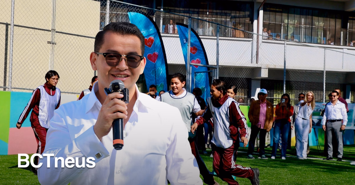 Articulo - Alcalde de Tijuana acompaña entrega de cancha renovada en escuela municipal