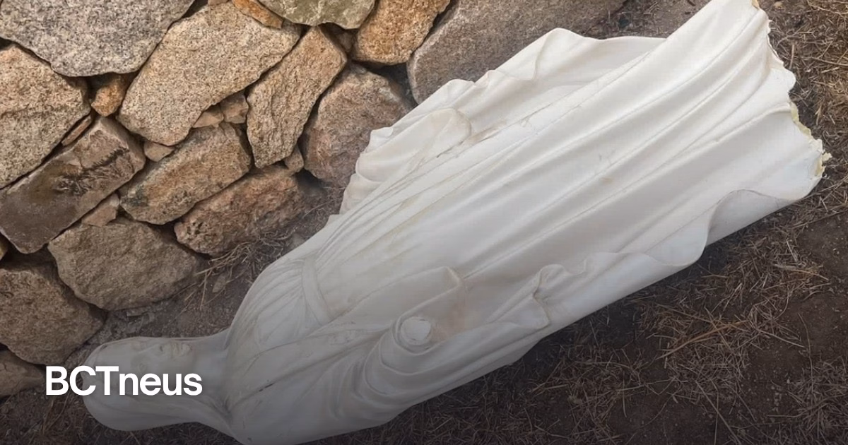 Articulo - Vandalizan y destruyen estatua de la Virgen María en Córcega; detienen a dos jóvenes tras hacerse viral el ataque